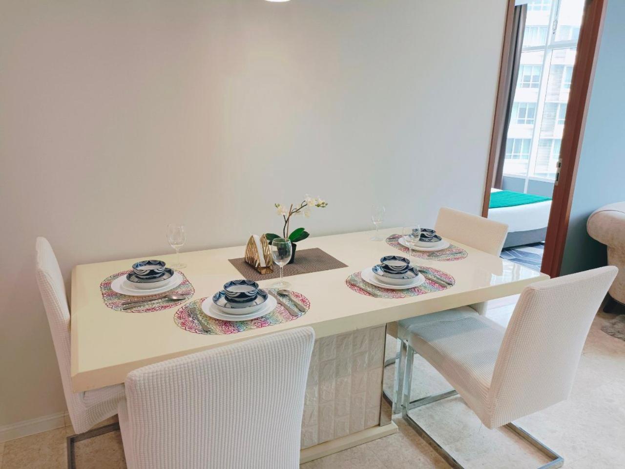 Sky Suites Klcc By Home Stay 쿠알라룸푸르 외부 사진