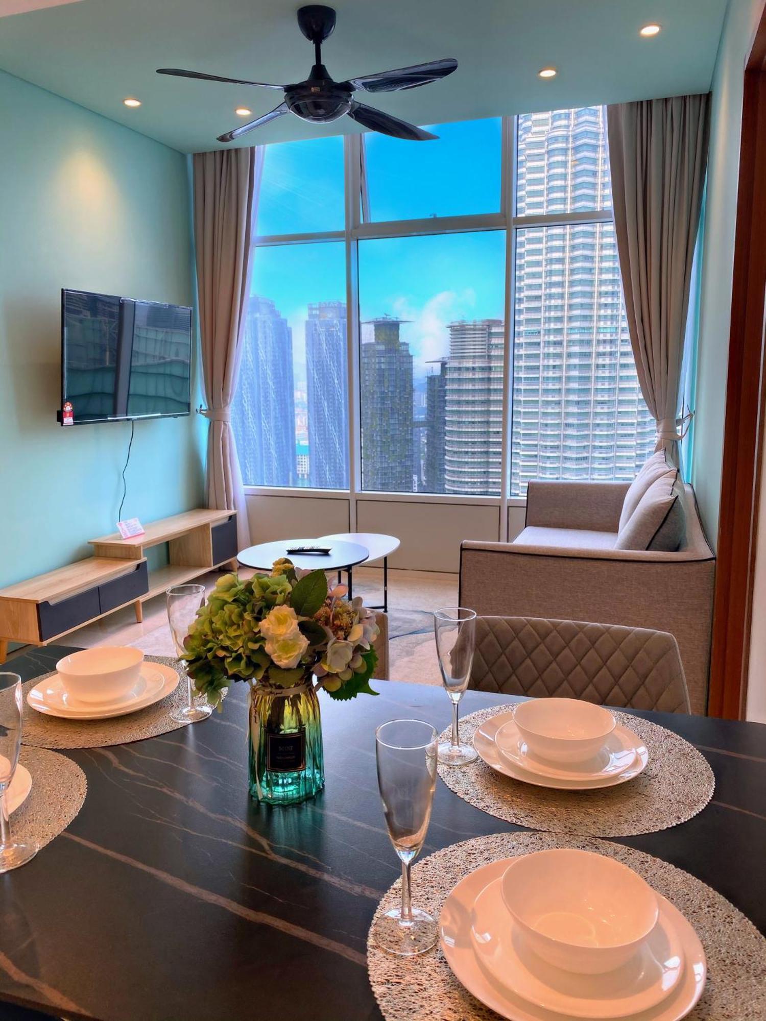 Sky Suites Klcc By Home Stay 쿠알라룸푸르 외부 사진