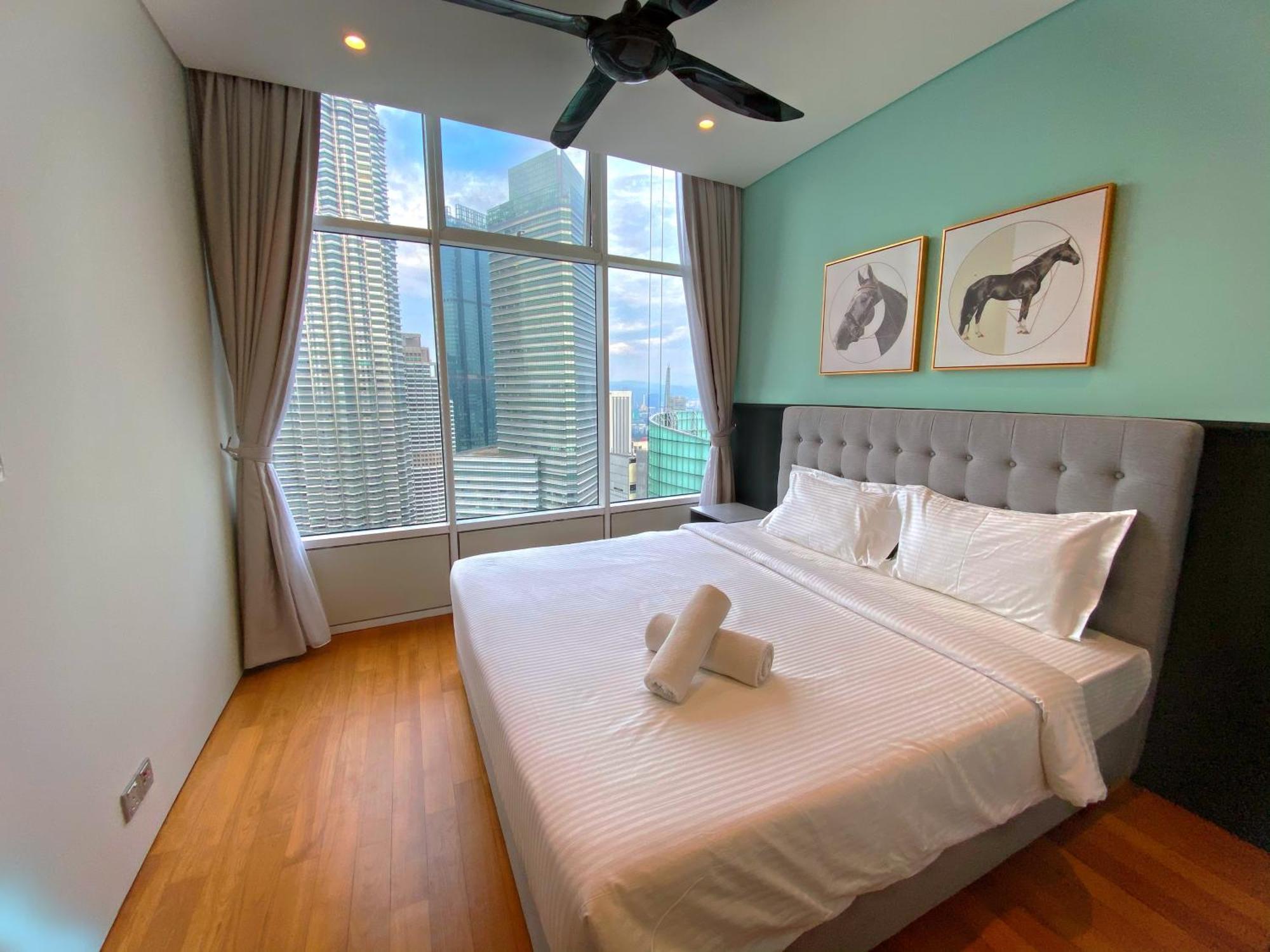 Sky Suites Klcc By Home Stay 쿠알라룸푸르 외부 사진